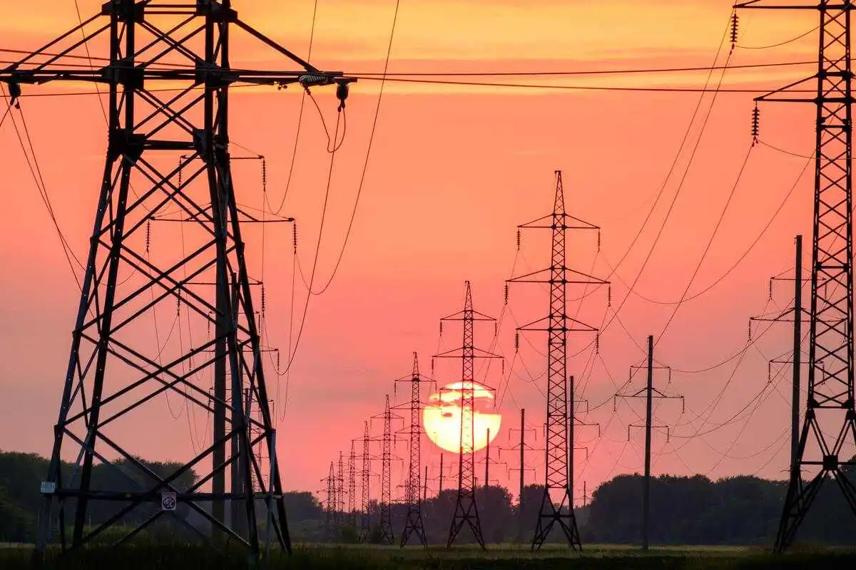 Dari Mana Listrik Berasal: Menelusuri Jejak Energi yang Menerangi Hari Kita