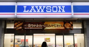 Lawson dari Mana? Menelusuri Jejak Minimarket Populer dari Negeri Sakura